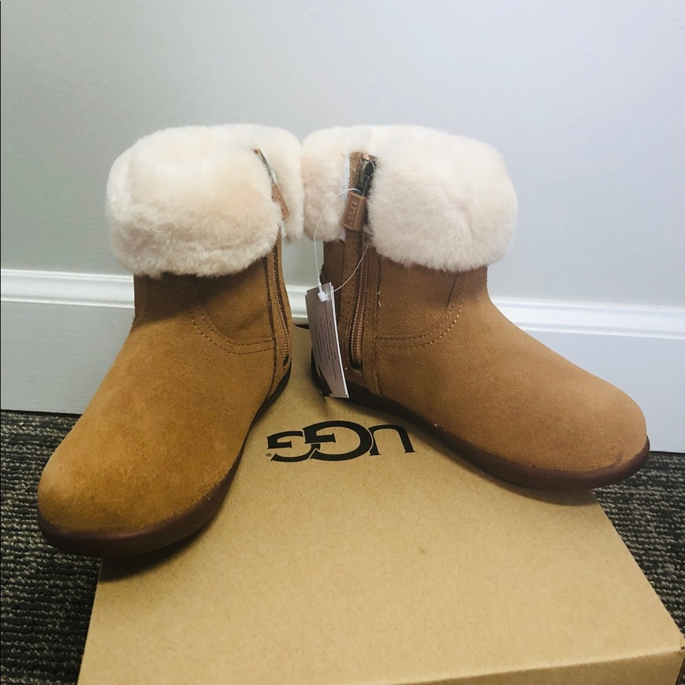 UGG boot with shearling trim size 9.5 NEW in box